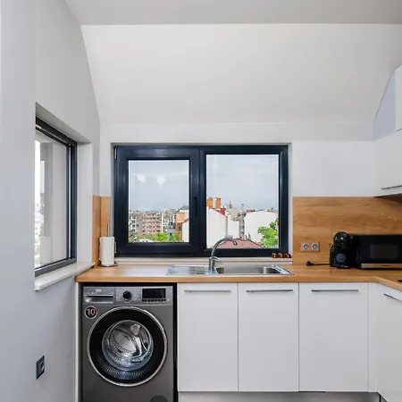 公寓 Feel At - 2bd Flat With Parking By Flat Mаnager