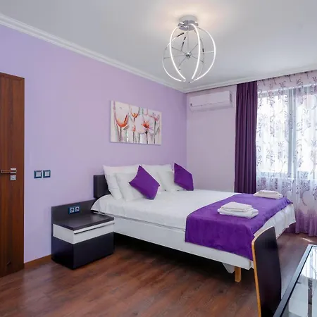 Feel At - 2bd Flat With Parking By Flat Mаnager 公寓 *